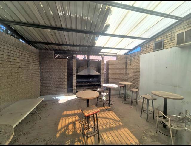 9,058M² BUILDING FOR SALE IN TUNNEY